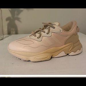 Adidas Original Ozweego Tan Women 7.5